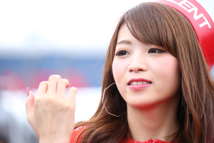 決勝レース: レースクイーン