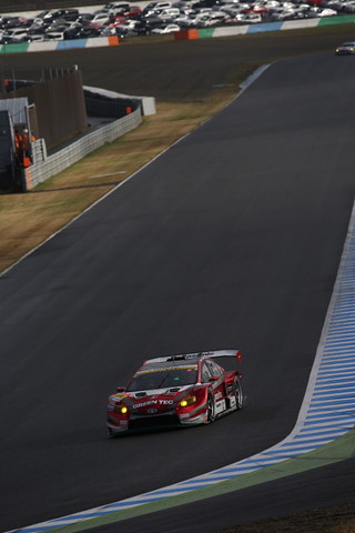 決勝レース: 嵯峨宏紀（TOYOTA PRIUS apr GT）