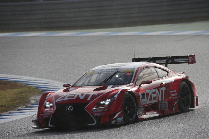 決勝レース: 立川祐路（ZENT CERUMO RC F）
