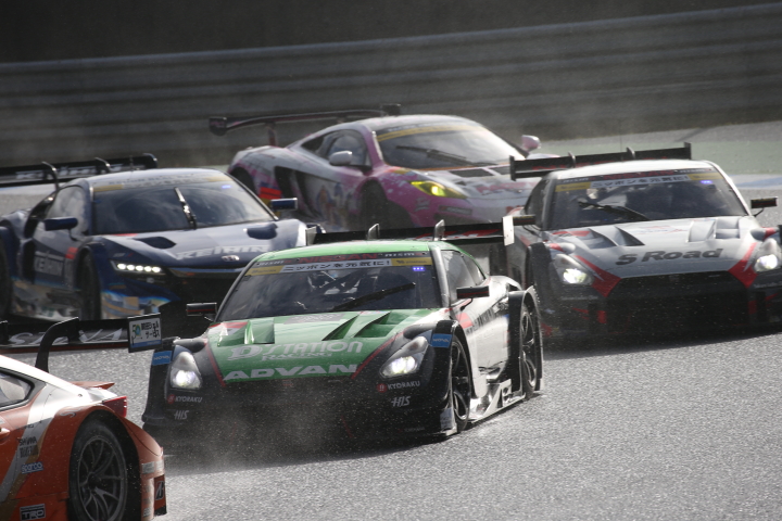 決勝レース: ミハエル・クルム（D'station ADVAN GT-R）