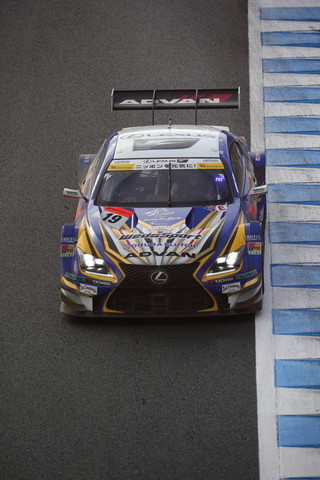決勝レース: 関口雄飛（WedsSport ADVAN RC F）