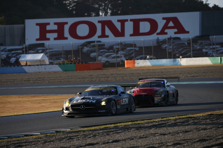 決勝レース: 蒲生尚弥（LEON SLS）