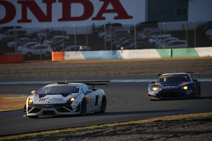 決勝レース: 平峰一貴（マネパランボルギーニGT3）