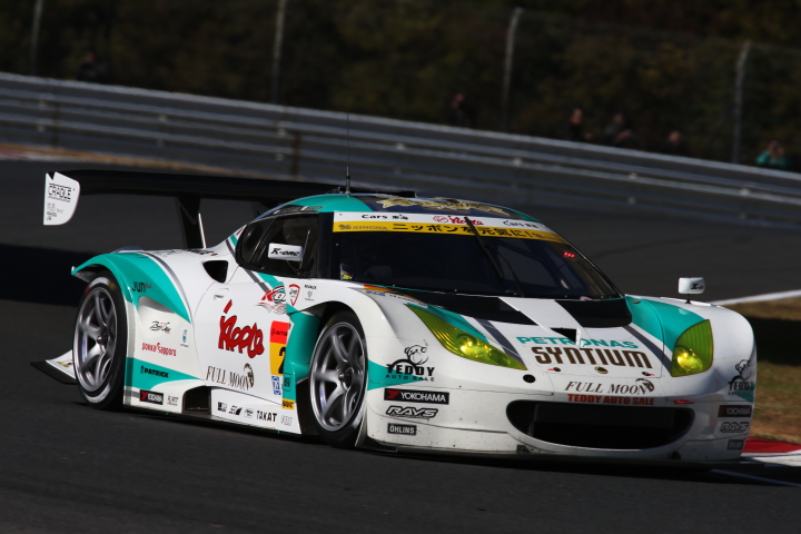 公式練習: 高橋一穂／加藤寛規組（GT300クラス・シンティアム・アップル・ロータス）