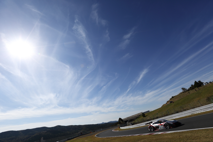 公式練習: 本山哲／柳田真孝組（GT500クラス・S Road MOLA GT-R）