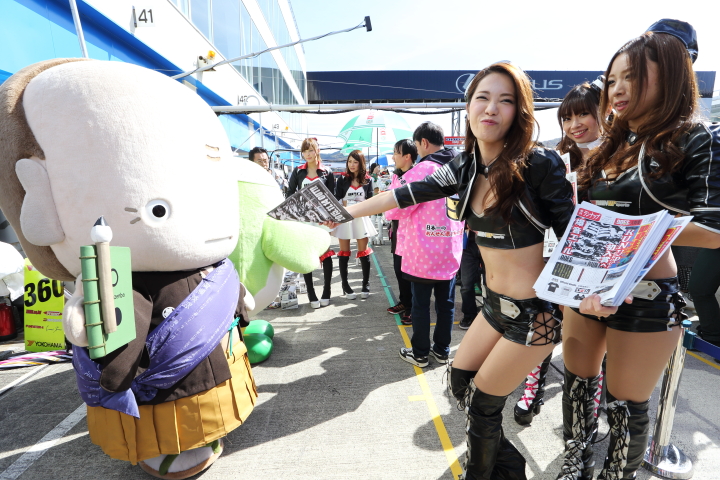 ピットウォーク: レースクイーン