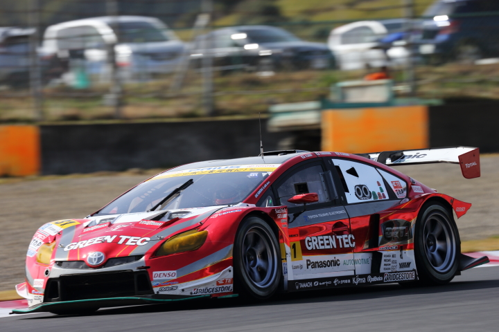 GT300クラスノックアウト予選Q1: 中山雄一（TOYOTA PRIUS apr GT）