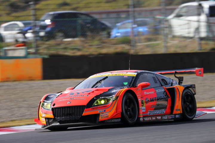 GT300クラスノックアウト予選Q1: 高木真一（ARTA CR-Z GT）