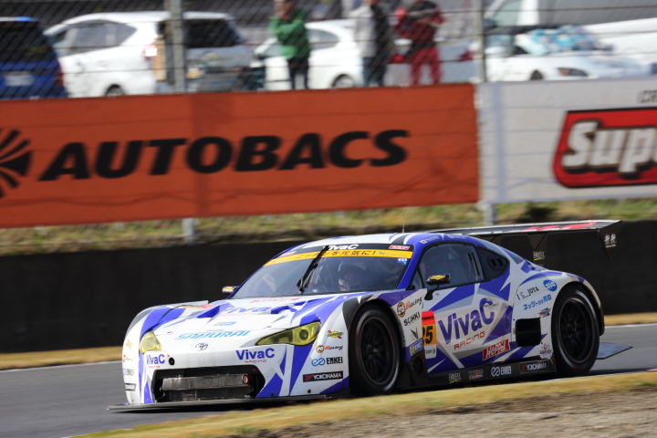 GT300クラスノックアウト予選Q1: 谷川達也（VivaC 86 MC）
