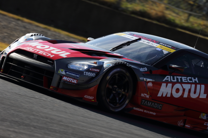 GT500クラスノックアウト予選Q2: ロニー・クインタレッリ（MOTUL AUTECH GT-R）