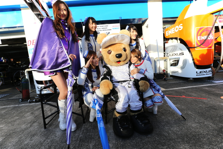 GTキッズウォーク: トヨタくま吉とレースクイーン