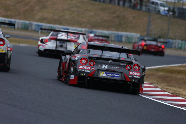 決勝レース: ロニー・クインタレッリ（MOTUL AUTECH GT-R）