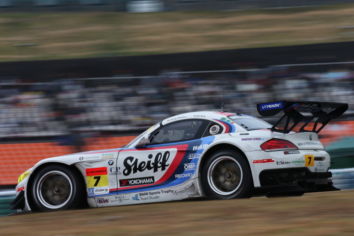 決勝レース: 荒聖治（Studie BMW Z4）