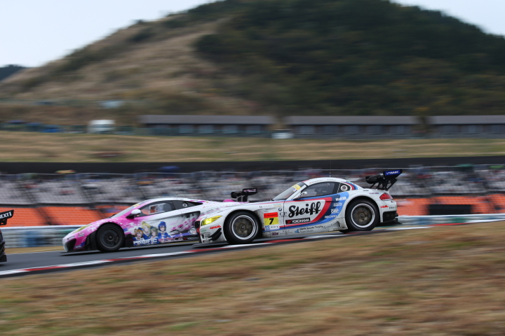 決勝レース: 荒聖治（Studie BMW Z4）