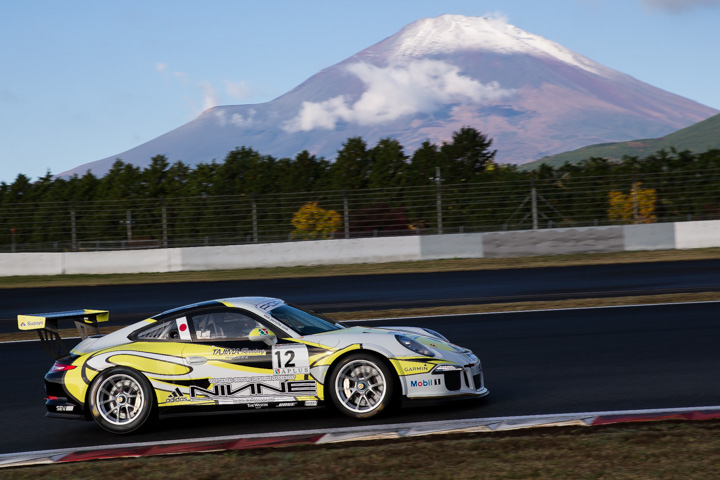 占有走行: 田島剛/武井真司組（TAJIMA&BINGO RACING／Porsche 911 GT3 Cup）