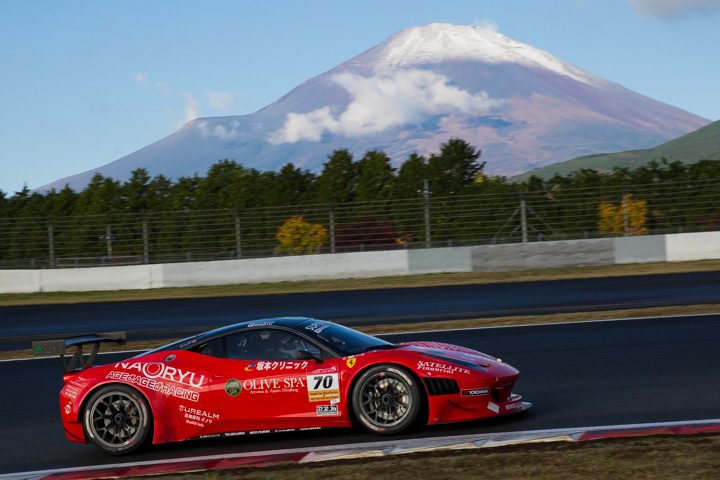 占有走行: NAORYU／佐々木孝太組（OLIVE SPA 458GT3／Ferrari 458 Italia GT3）
