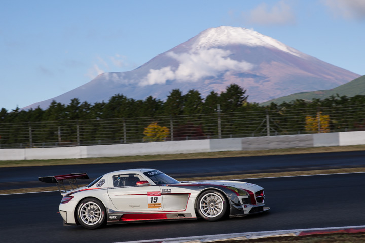 占有走行: 奥村浩一／山脇大輔組（BRP★SHIFT SLS AMG GT3／Mercedes Benz SLS AMG GT3）