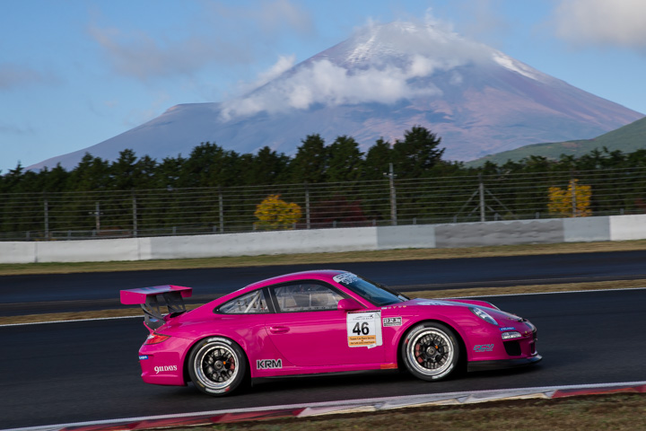 占有走行: YURI HAYASHI／田中哲也（PCJ☆YURIGT3&KRM／Porsche 911 GT3 Cup）