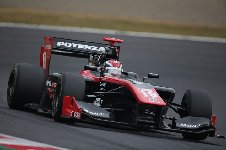 フリー走行: 3位はジョアオ・パオロ・デ・オリベイラ（LENOVO TEAM IMPUL SF14）