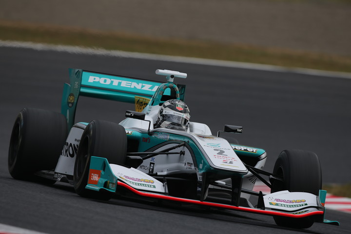 フリー走行: トップタイムはアンドレ・ロッテラー（PETRONAS TOM’S SF14）