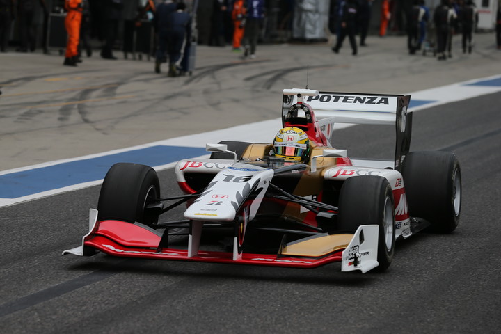 ノックアウト予選: レース2ポールポジションの山本尚貴（TEAM 無限SF14）