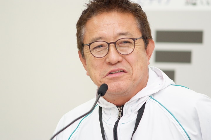 レース1決勝記者会見: 優勝チーム監督の館信秀氏（PETRONAS TEAM TOM'S）
