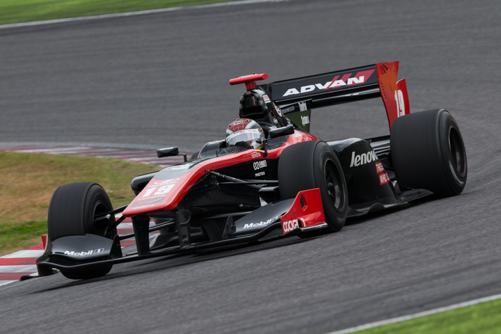 エンジンメーカー・ルーキードライバーテスト: ジョアオ・パオロ・デ・オリベイラ（LENOVO TEAM IMPUL SF14）