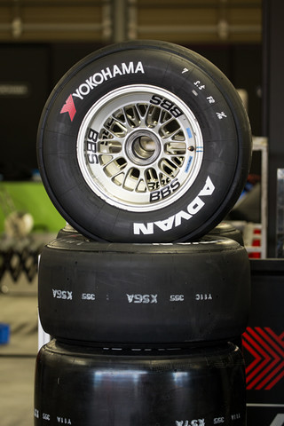 エンジンメーカー・ルーキードライバーテスト: 来季から採用されるアドバンタイヤ