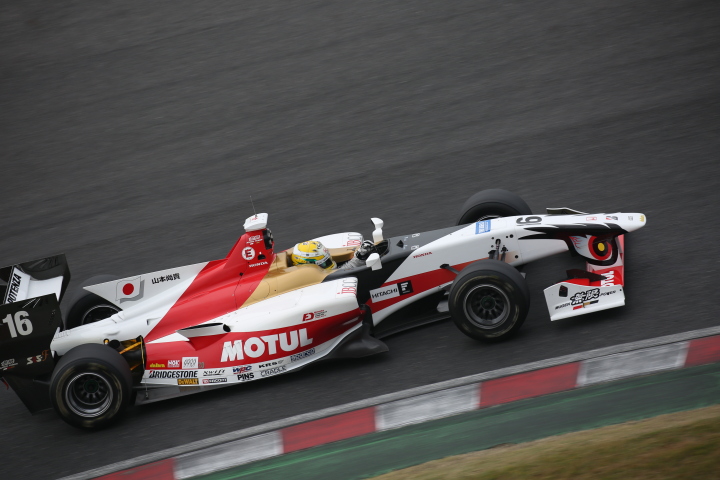 フリー走行: 山本尚貴（TEAM 無限SF14）