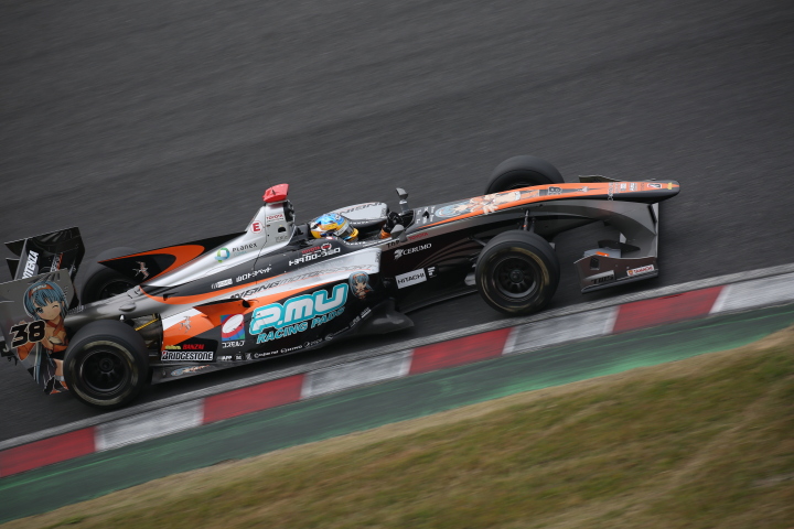 フリー走行: 石浦宏明（P.MU/CERUMO・INGING SF14）