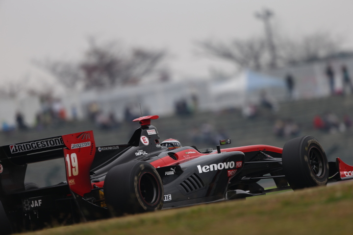 フリー走行: ジョアオ・パオロ・デ・オリベイラ（LENOVO TEAM IMPUL SF14）