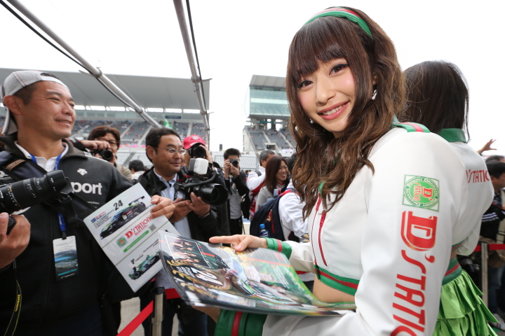 ピットウォーク: レースクイーン