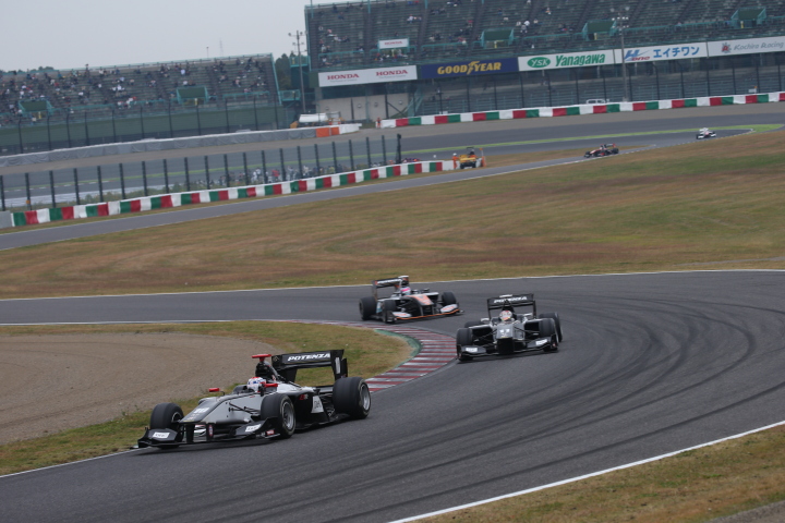 ノックアウト予選: 塚越広大（REAL SF14）