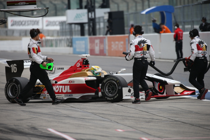 ノックアウト予選: 山本尚貴（TEAM 無限SF14）