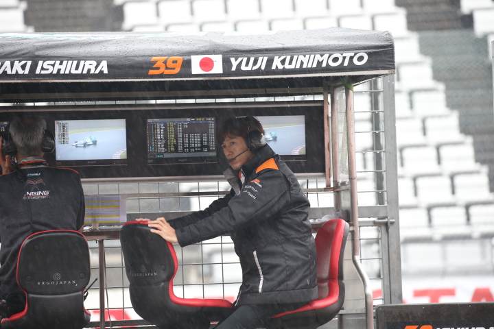 決勝レース1: 立川祐路監督（P.MU/CERUMO・INGING）
