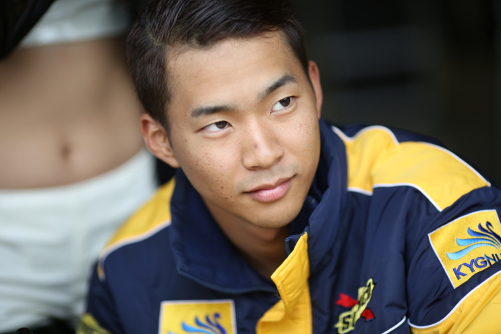 ピットウォーク: レースクイーン