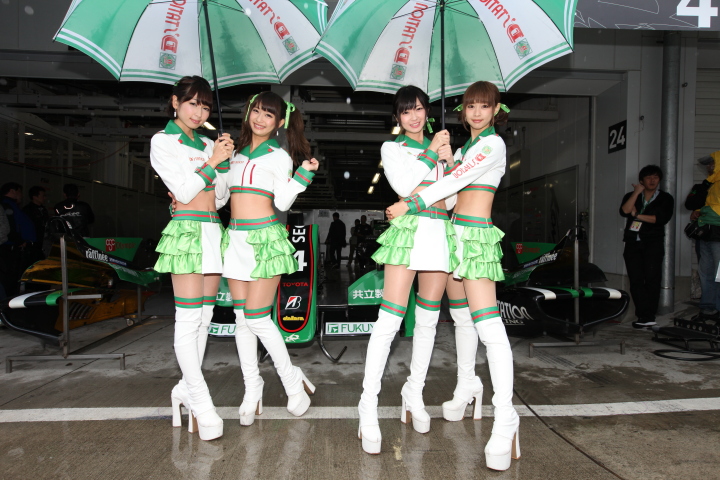 ピットウォーク: レースクイーン