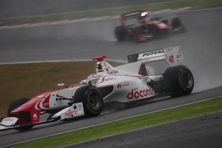 決勝レース2: 野尻智紀（DOCOMO DANDELION M40S SF14）