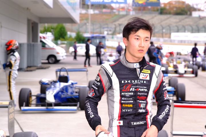 F4日本一決定戦: 優勝した牧野任祐（DODIE・制動屋・ルーニー・MYST・JSS）