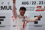 f3-rd14-r-podium-fukuzumi