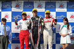 f4w-rd1-r-podium