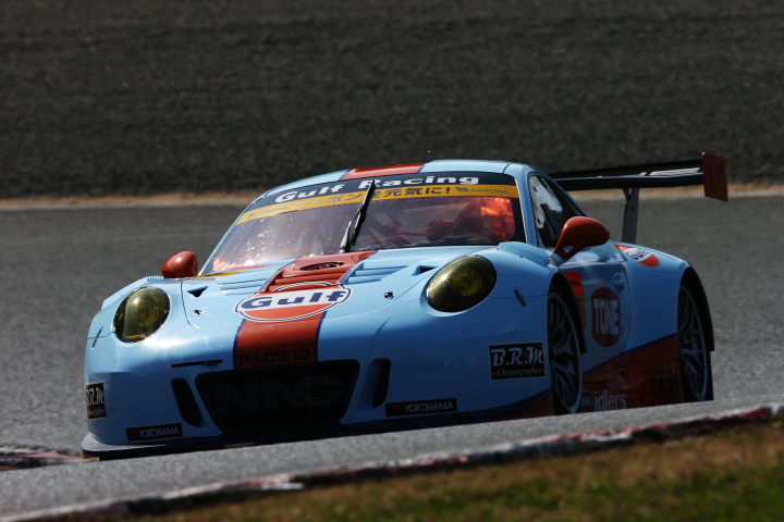公式テスト岡山: 阪口良平／吉田広樹組（GT300クラス・GULF NAC PORSCHE 911）
