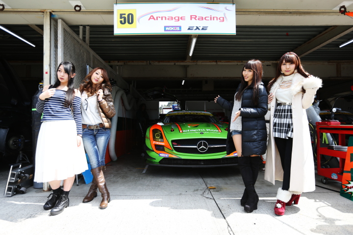 公式テスト岡山: アルナージュレーシングレースクイーン「Bon Bon Arnage」の4人