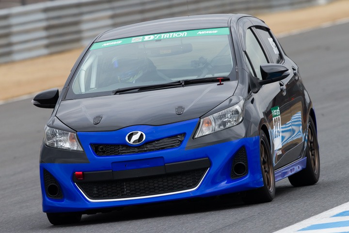 ST-5クラス・Wako's APP菅野自動車Vitz（TOYOTA Vitz RS）