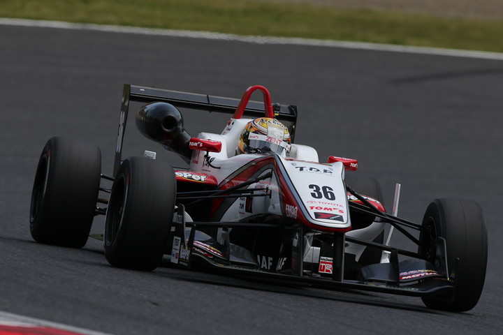 ポールポジションは山下健太（ZENT TOM'S F312）