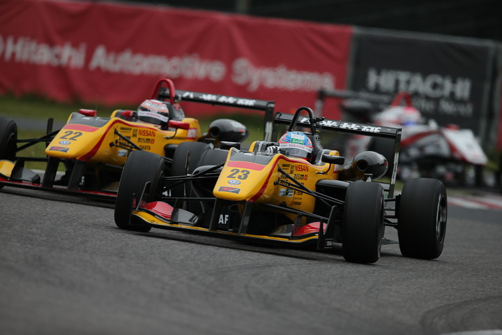 ヤン・マーデンボローと千代勝正、チームメート同士の争い