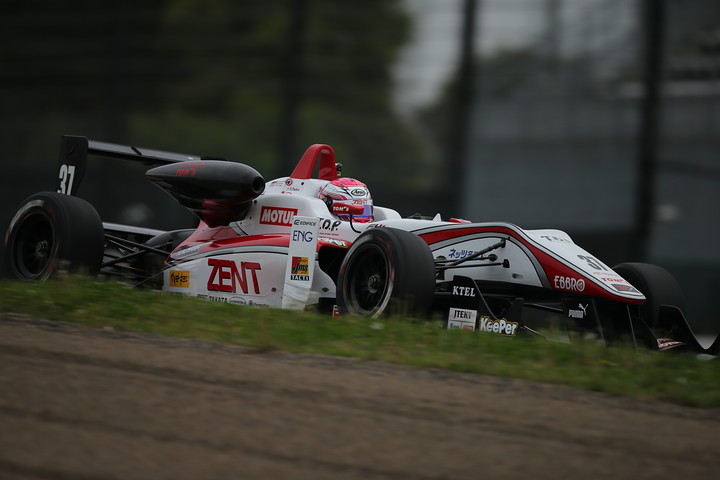 初レースとなったルーキーの坪井翔（ZENT TOM'S F314）