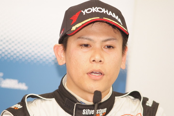 決勝記者会見: Nクラス決勝3位の岡崎善衛（アルビレックス・レーシングチーム）