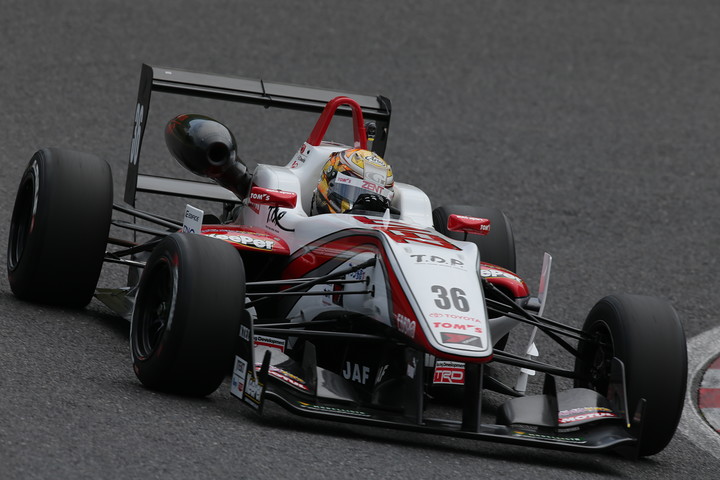 ポールポジションは山下健太（ZENT TOM'S F312）