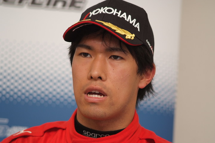 決勝記者会見: Nクラス3位の岡崎善衛（アルビレックス・レーシングチーム）
